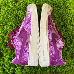 Nike Air Force 1 Low Crushed Velvet Sneakers Size 7.5
